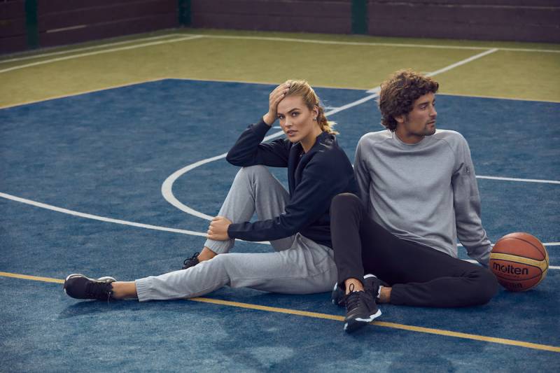 Sweat-shirt personnalisable à l'effigie de votre entreprise pour vos salariés imprimé à Lille et Arras