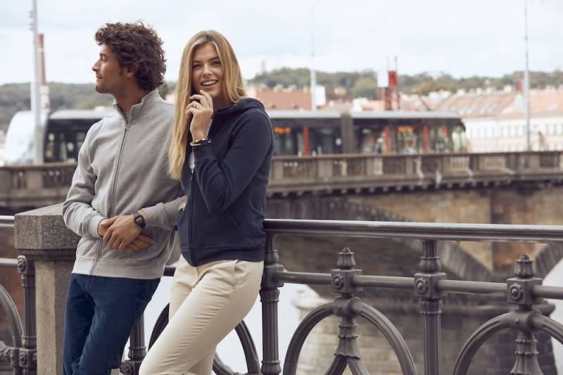 Vêtements personnalisés pour les pros: le textile publicitaire pour rendre votre entreprise visible à Lille, Douai , Valenciennes et Dunkerque